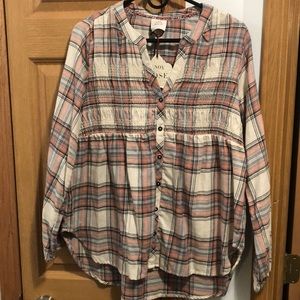 Knox Rose shirt with stretch in bust button up shirt size M